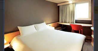Hôtel Ibis Marseille Timone.jpg