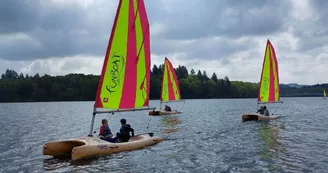 Fun boat -lac-desaint-pardoux Fun boat -lac-desaint-pardoux