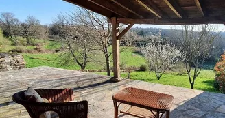 Terrasse avec vue sur la vallée