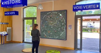 Espace scénographique en gare de Châlus Espace scénographique en gare de Châlus