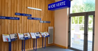 Espace scénographique en gare de Châlus Espace scénographique en gare de Châlus