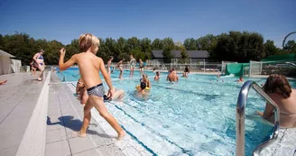 piscine-ambrieres-les-vallees-53-loi-1 piscine-ambrieres-les-vallees-53-loi-1