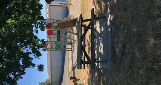 Aire de pique nique, jeux pour enfants