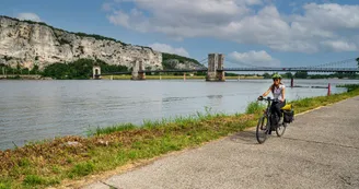 Viarhôna entre Viviers et Bourg-Saint-Andéol, pont du Robinet et défilé de Donzère Viarhôna entre Viviers et Bourg-Saint-Andéol, pont du Robinet et défilé de Donzère