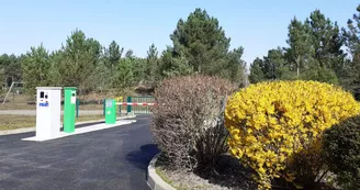 Aire CAMPING-CAR PARK de Montfort-le-Gesnois, Les Sittelles Aire CAMPING-CAR PARK de Montfort-le-Gesnois, Les Sittelles