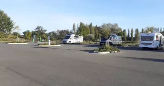 Aire CAMPING-CAR PARK de Le Lude Aire CAMPING-CAR PARK de Le Lude