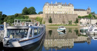 Le-Port-de-Sablé- Bateau Le Sablésien Le-Port-de-Sablé- Bateau Le Sablésien