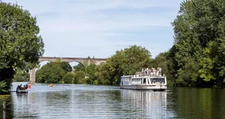 Viaduc-de-Chantemesle- Bateau Le Sablésien Viaduc-de-Chantemesle- Bateau Le Sablésien