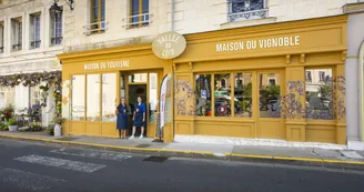 Office de tourisme de la Vallée du Loir_La Chartre sur le Loir Office de tourisme de la Vallée du Loir_La Chartre sur le Loir