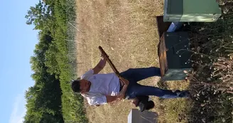 Pascal Foucher, apiculteur et propriétaire du Musée de l'Abeille Pascal Foucher, apiculteur et propriétaire du Musée de l'Abeille