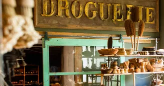 Musée de boutiques anciennes_La Chartre sur le Loir Musée de boutiques anciennes_La Chartre sur le Loir