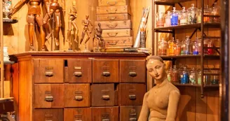 Musée de boutiques anciennes_La Chartre sur le Loir Musée de boutiques anciennes_La Chartre sur le Loir