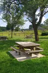 aire-de-pique-nique-parc-de-vaux-ambrieres-les-vallees-53-loi-2